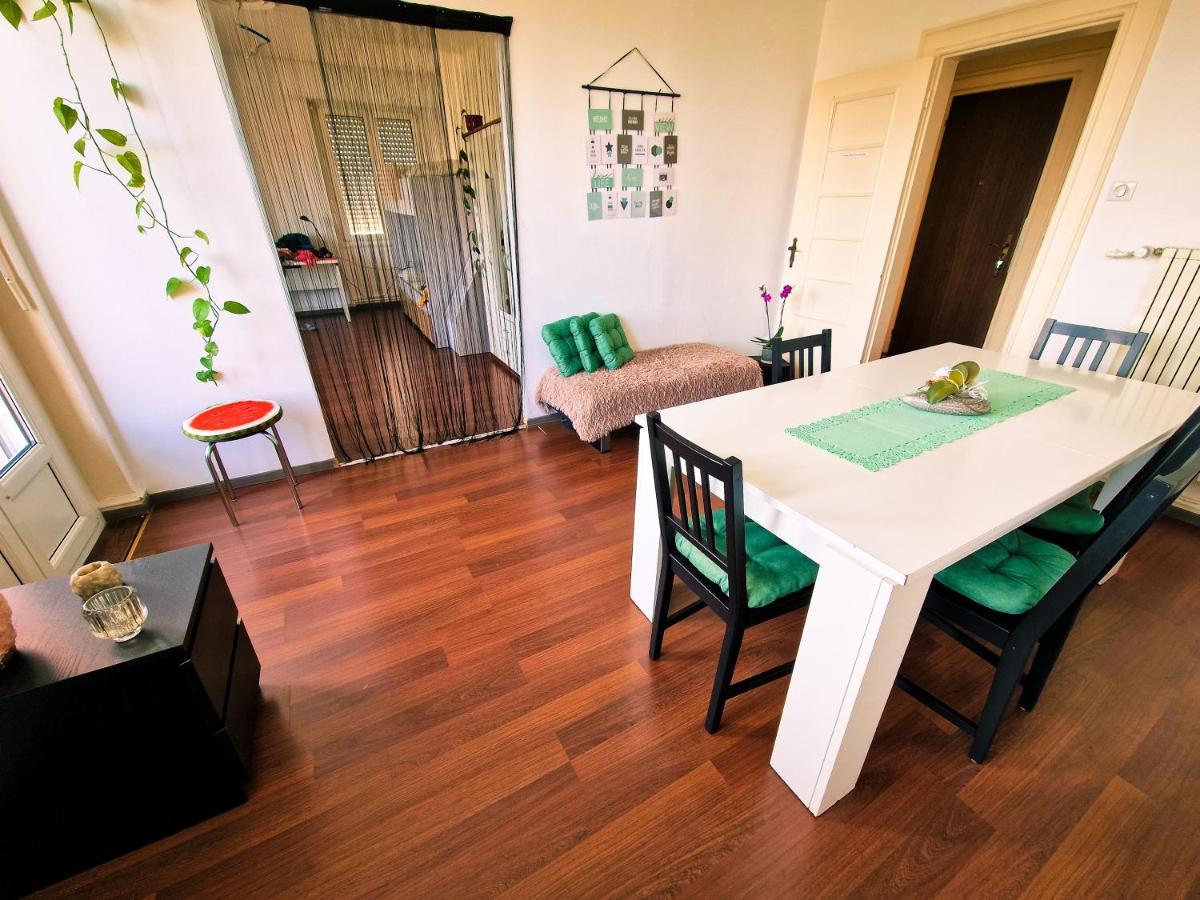 Nice Room 4 Minutes From Basel Shared Apartment サン・ルイ エクステリア 写真